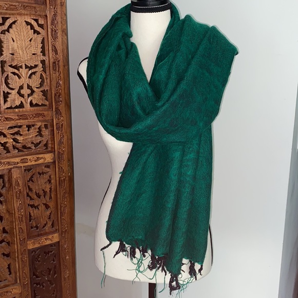 Wool Scarf Wrap Bed Cover Made in Nepal - Picture 3 of 14